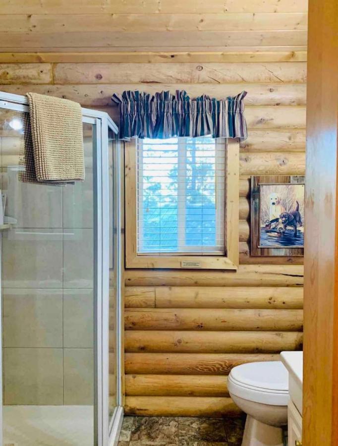 Adventure Awaits 3King Bed,2Bath Log Cabin In Heart Of Duck Creek Village! Kültér fotó